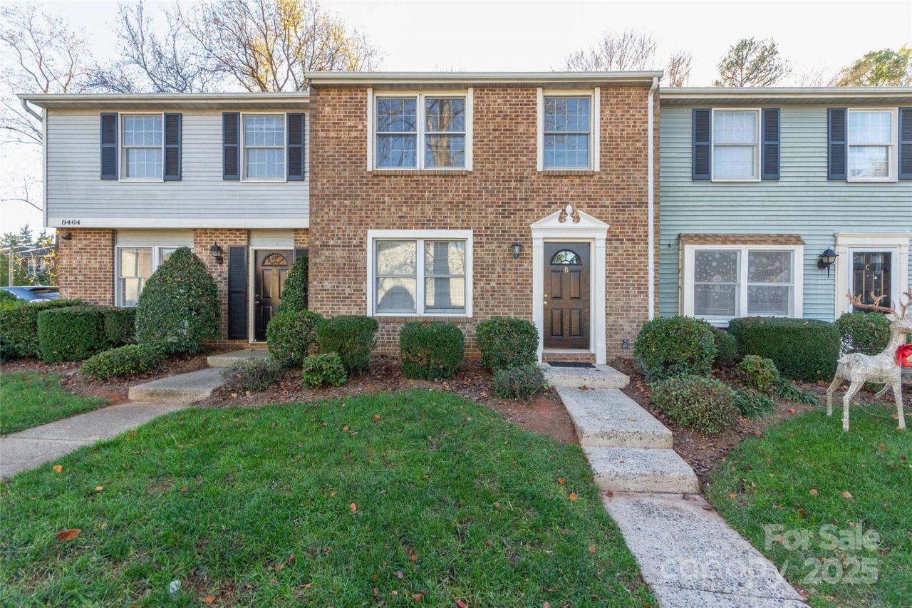 9464 Lexington Circle, Unit B, Charlotte, NC 28213 Main Photo