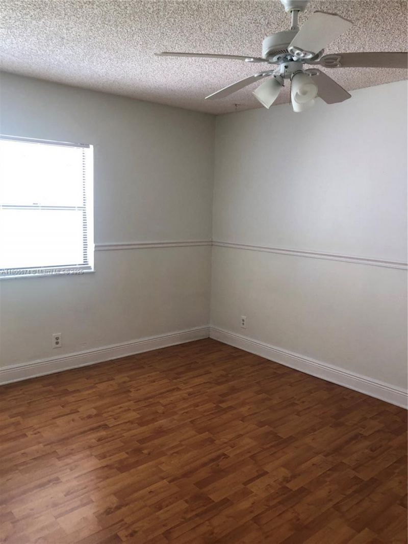 210 Lakeview Dr, Unit 207, Weston, FL 33326 Photo