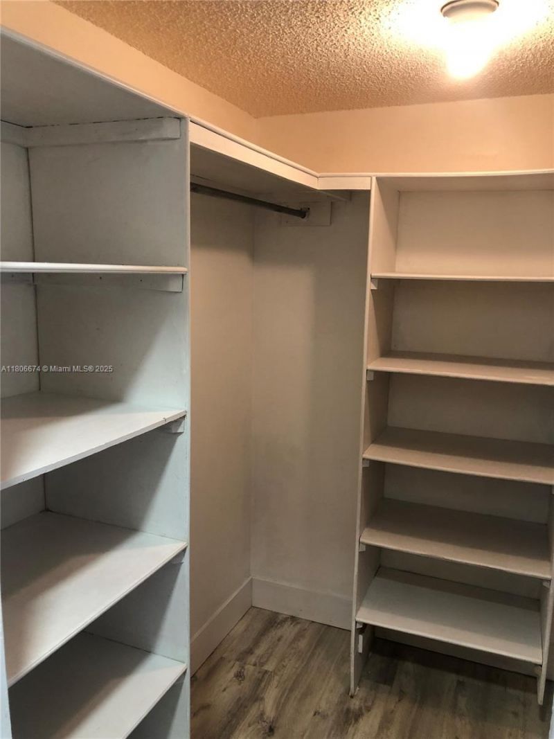 210 Lakeview Dr, Unit 207, Weston, FL 33326 Photo