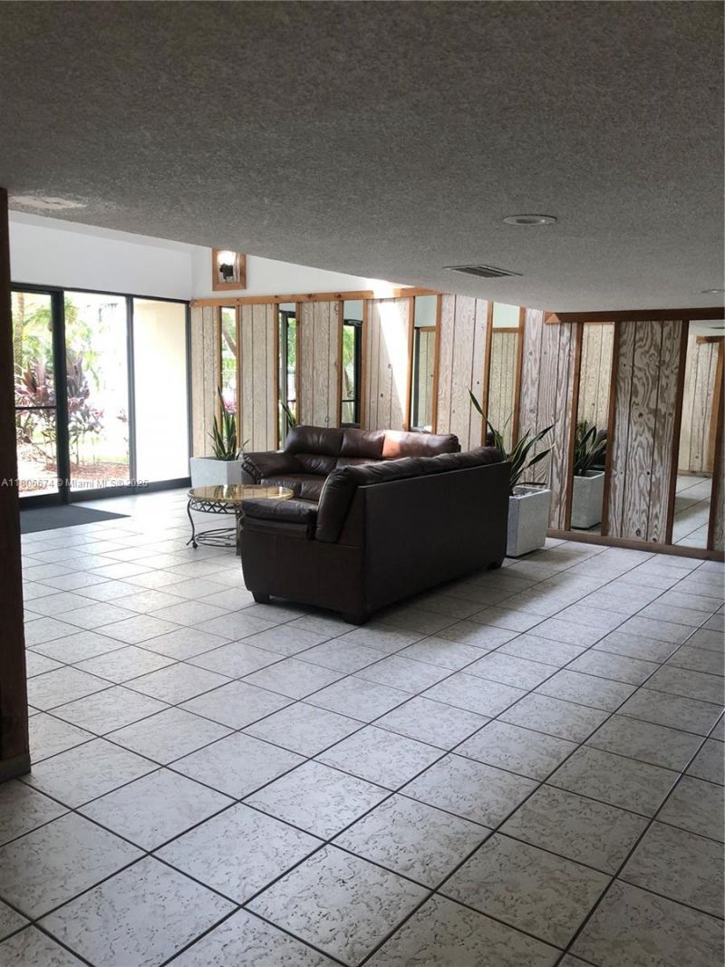 210 Lakeview Dr, Unit 207, Weston, FL 33326 Photo