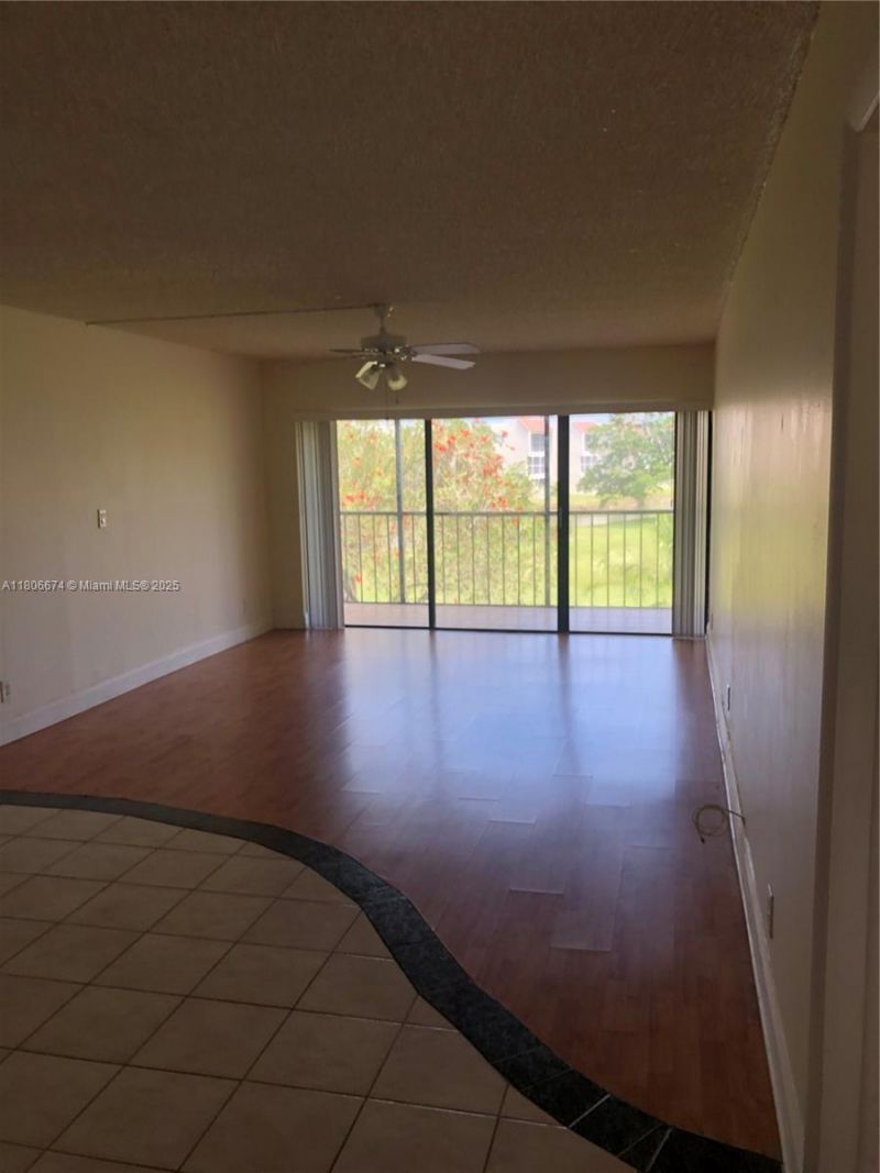 210 Lakeview Dr, Unit 207, Weston, FL 33326 Photo