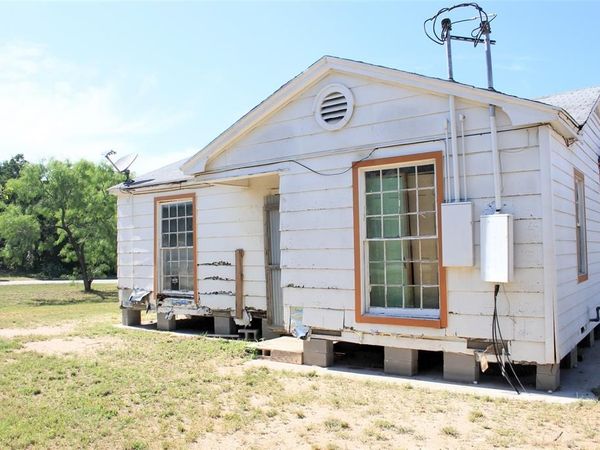 501 E Church Street, San Saba, TX 76877