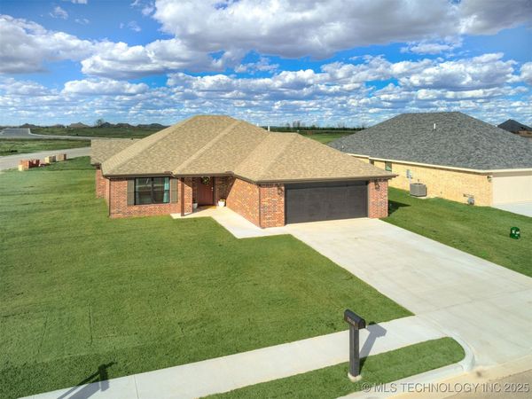 5818 Coldspring Lane, Bartlesville, OK 74006