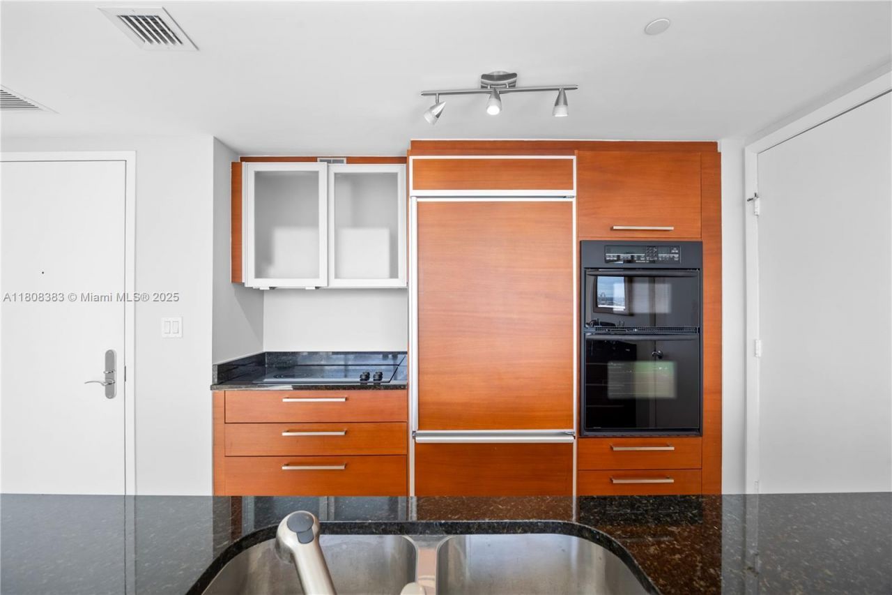 1830 S Ocean Dr, Unit 1807, Hallandale Beach, FL 33009 Photo