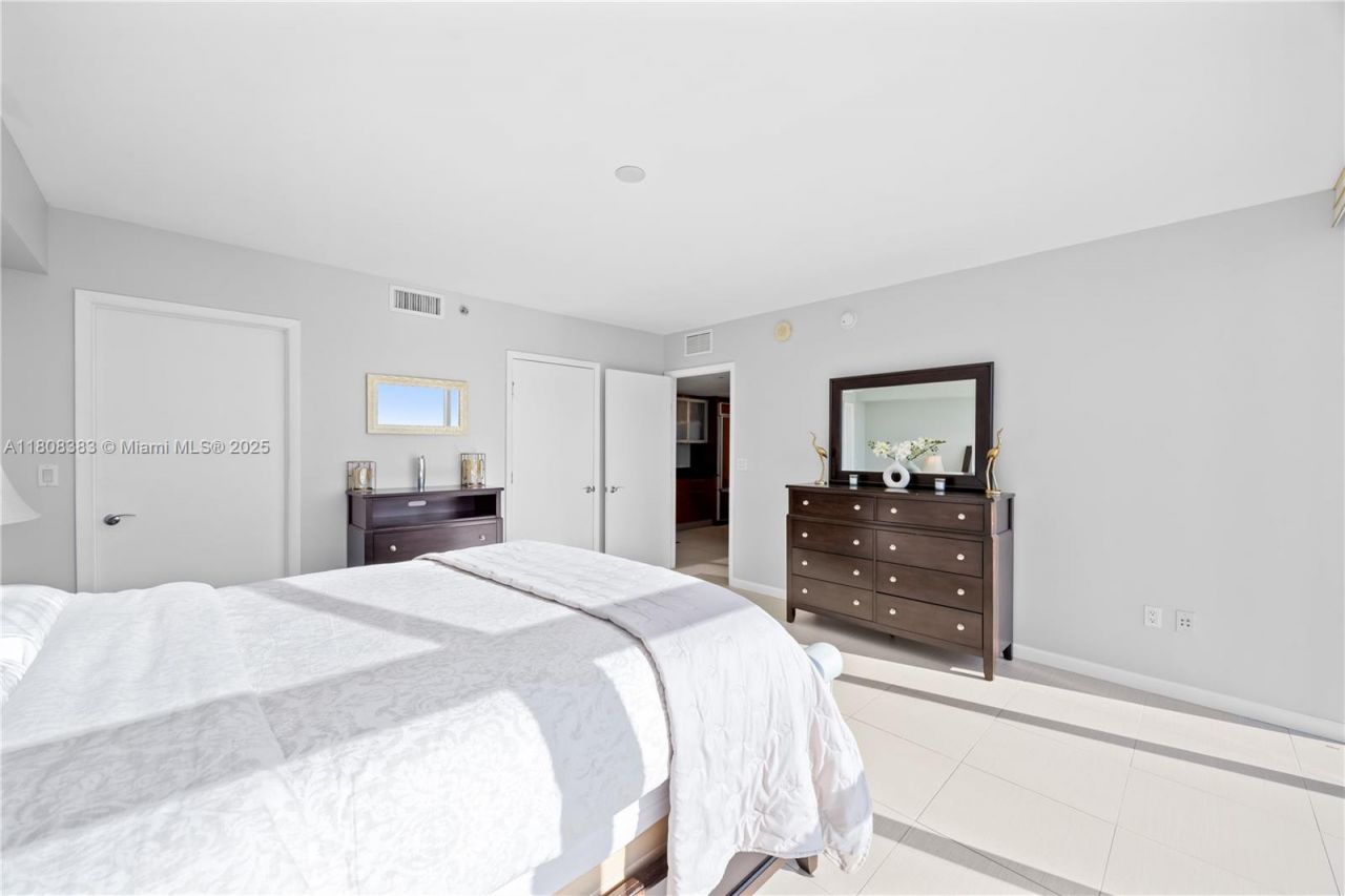 1830 S Ocean Dr, Unit 1807, Hallandale Beach, FL 33009 Photo