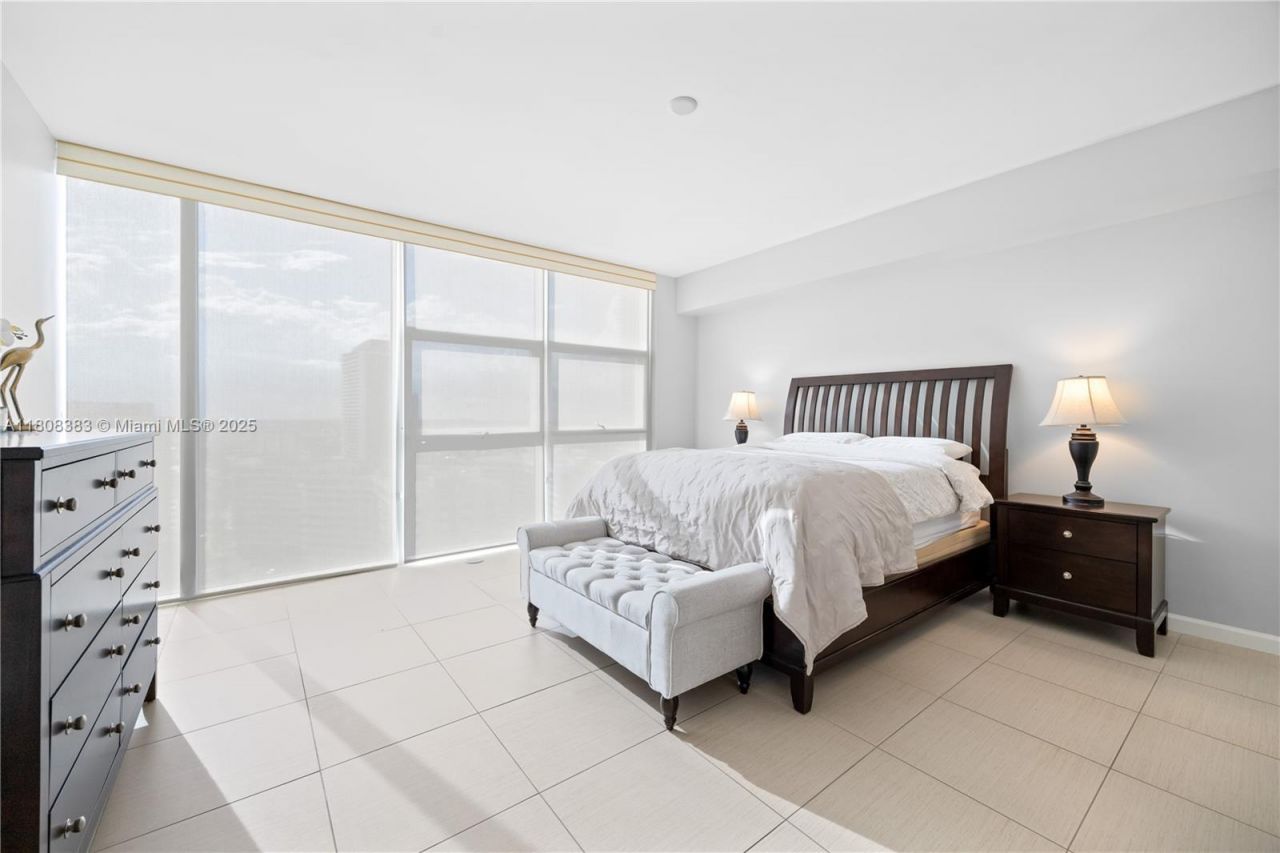1830 S Ocean Dr, Unit 1807, Hallandale Beach, FL 33009 Photo
