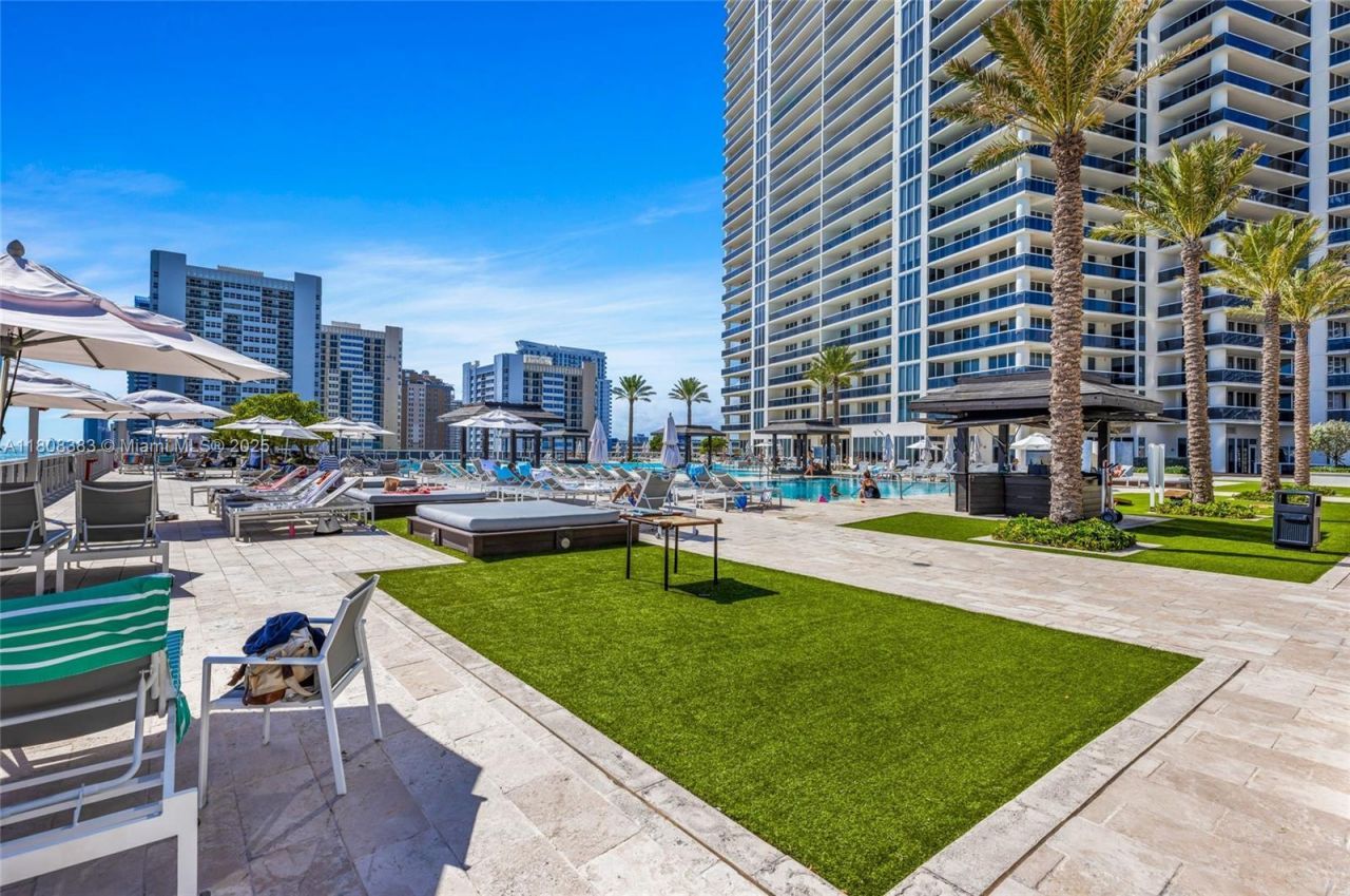 1830 S Ocean Dr, Unit 1807, Hallandale Beach, FL 33009 Photo