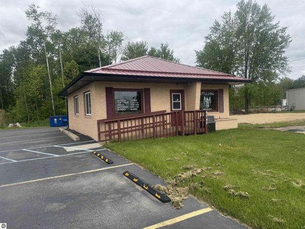 9743 Greenville Road N, Lakeview, MI 48850