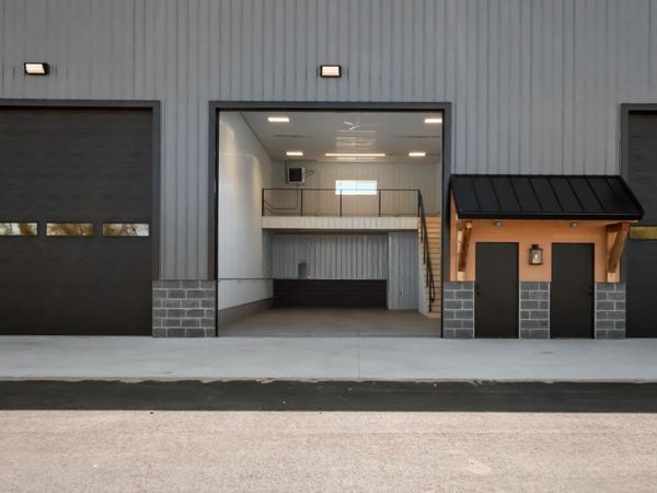 5384 Commerce Boulevard, Indian River, MI 49749