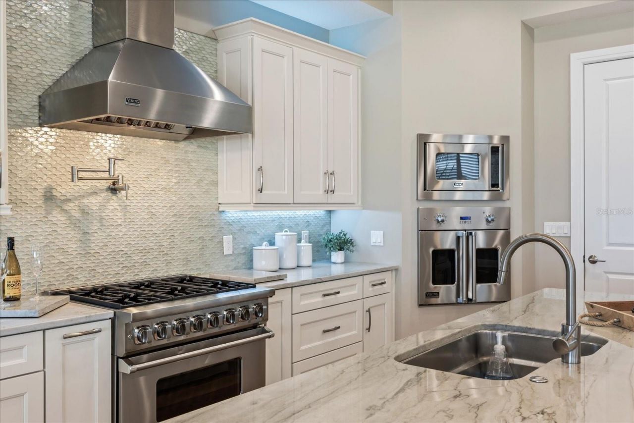 2 Gulf Boulevard, Indian Rocks Beach, FL 33785 Photo