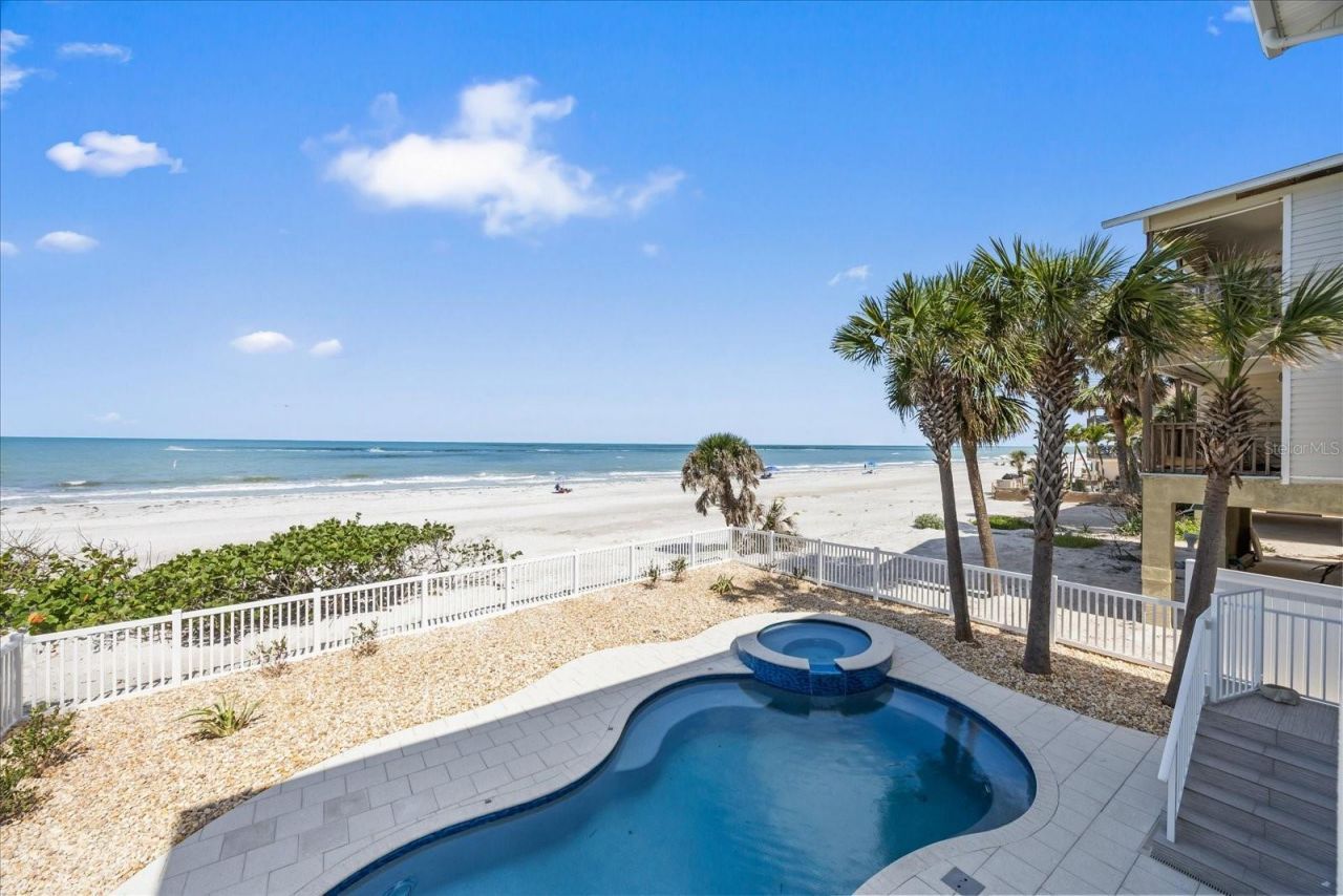 2 Gulf Boulevard, Indian Rocks Beach, FL 33785 Photo