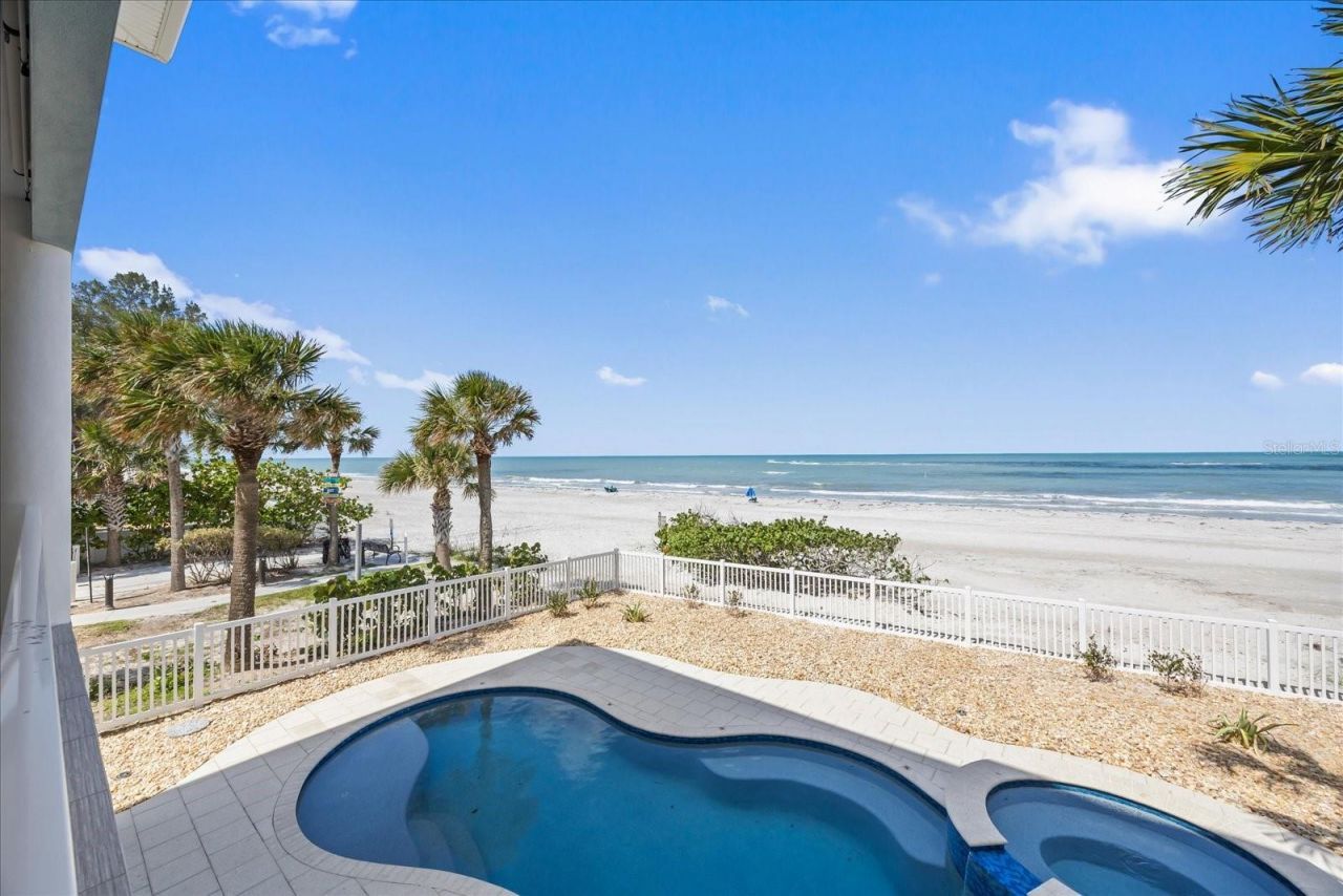2 Gulf Boulevard, Indian Rocks Beach, FL 33785 Photo