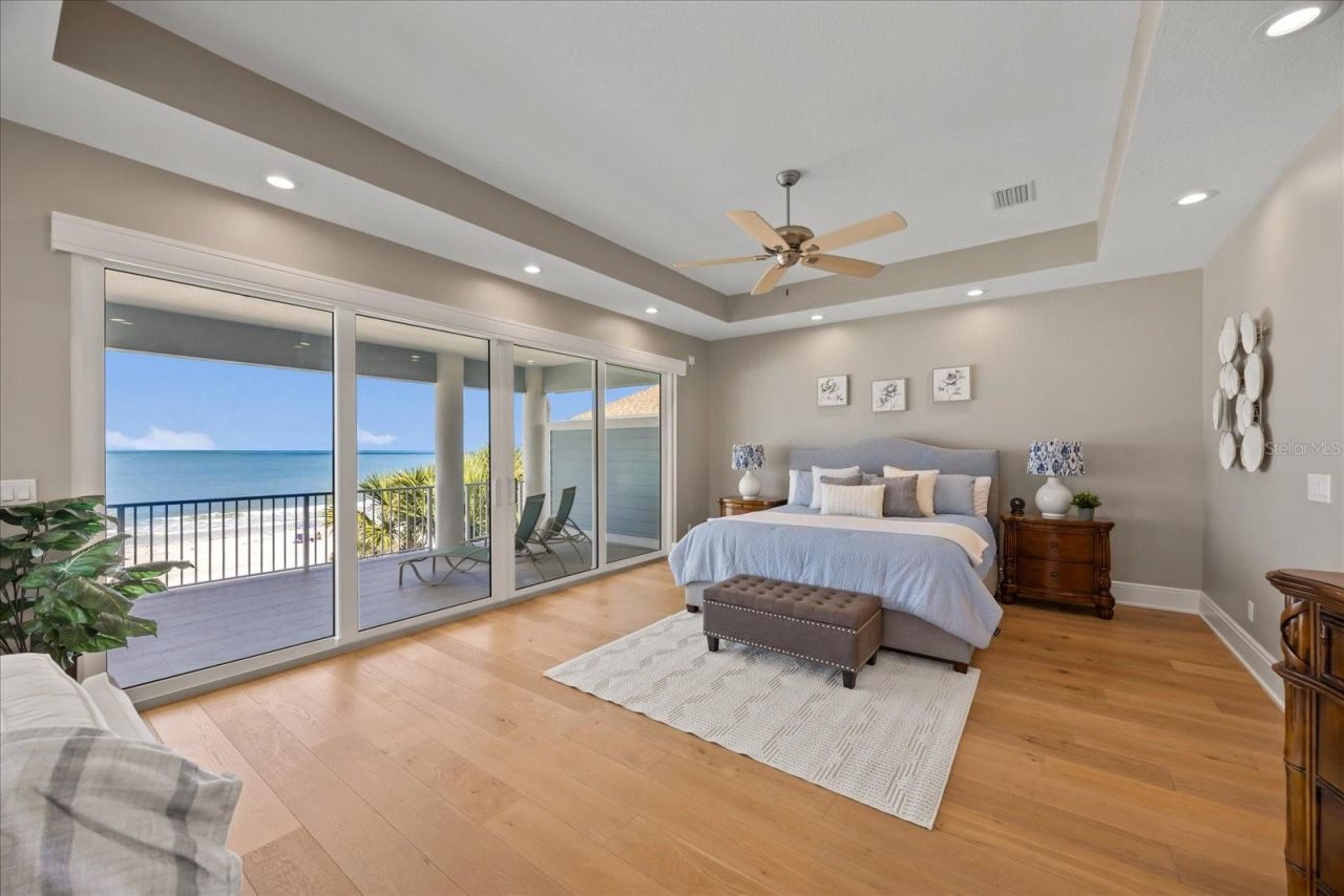 2 Gulf Boulevard, Indian Rocks Beach, FL 33785 Photo