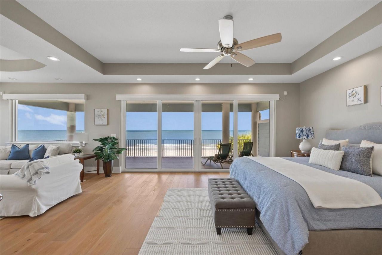 2 Gulf Boulevard, Indian Rocks Beach, FL 33785 Photo