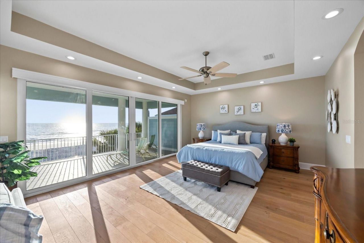 2 Gulf Boulevard, Indian Rocks Beach, FL 33785 Photo