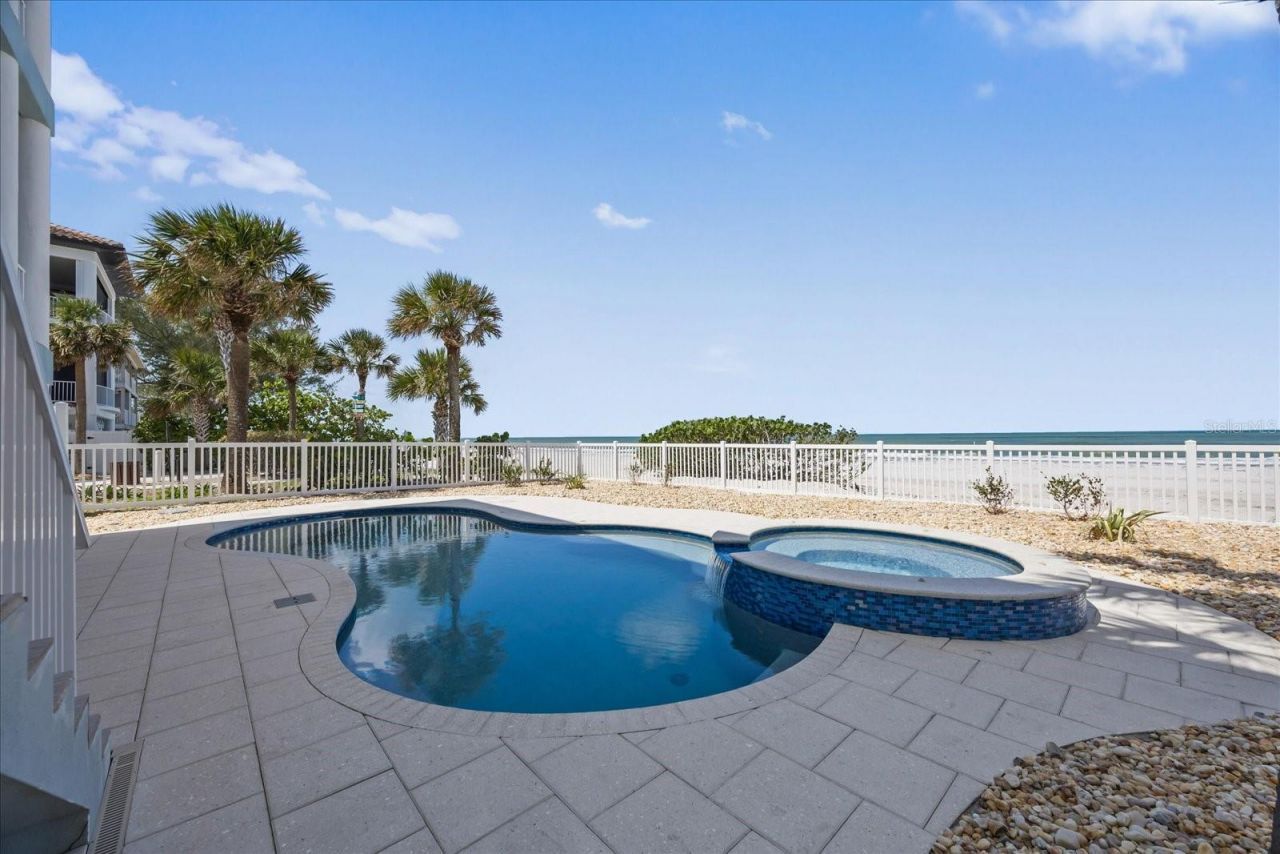 2 Gulf Boulevard, Indian Rocks Beach, FL 33785 Photo