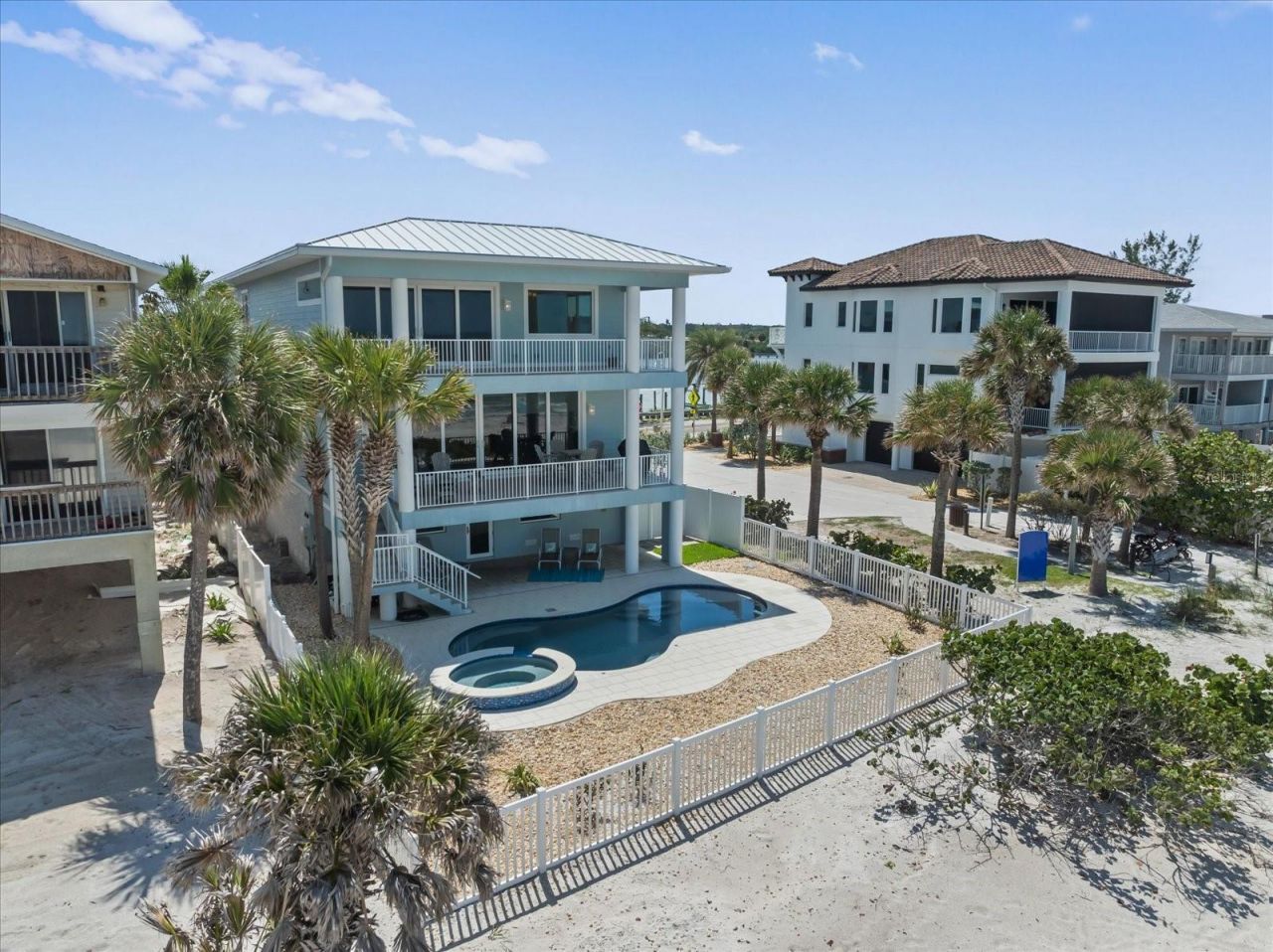2 Gulf Boulevard, Indian Rocks Beach, FL 33785 Photo