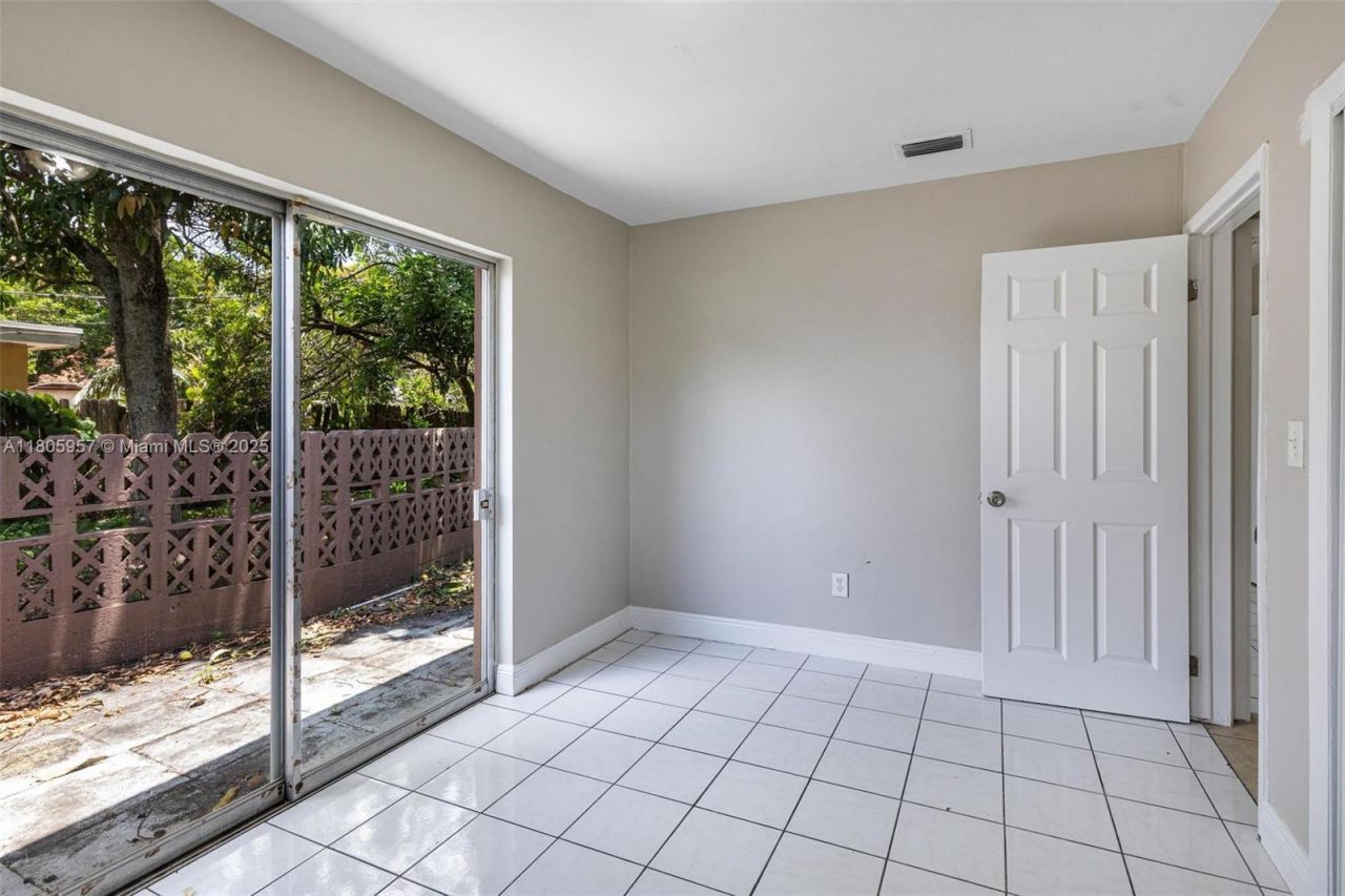 4960 NW 11th Ct, Lauderhill, FL 33313 Photo
