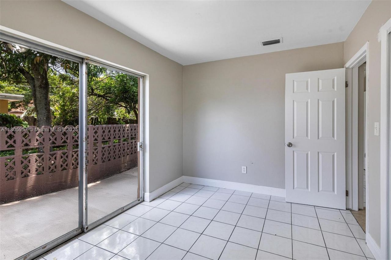 4960 NW 11th Ct, Lauderhill, FL 33313 Photo