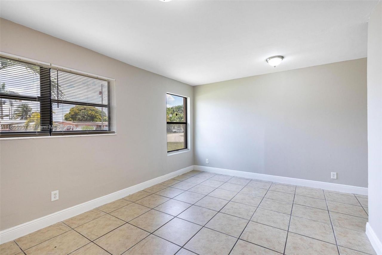 4960 NW 11th Ct, Lauderhill, FL 33313 Photo
