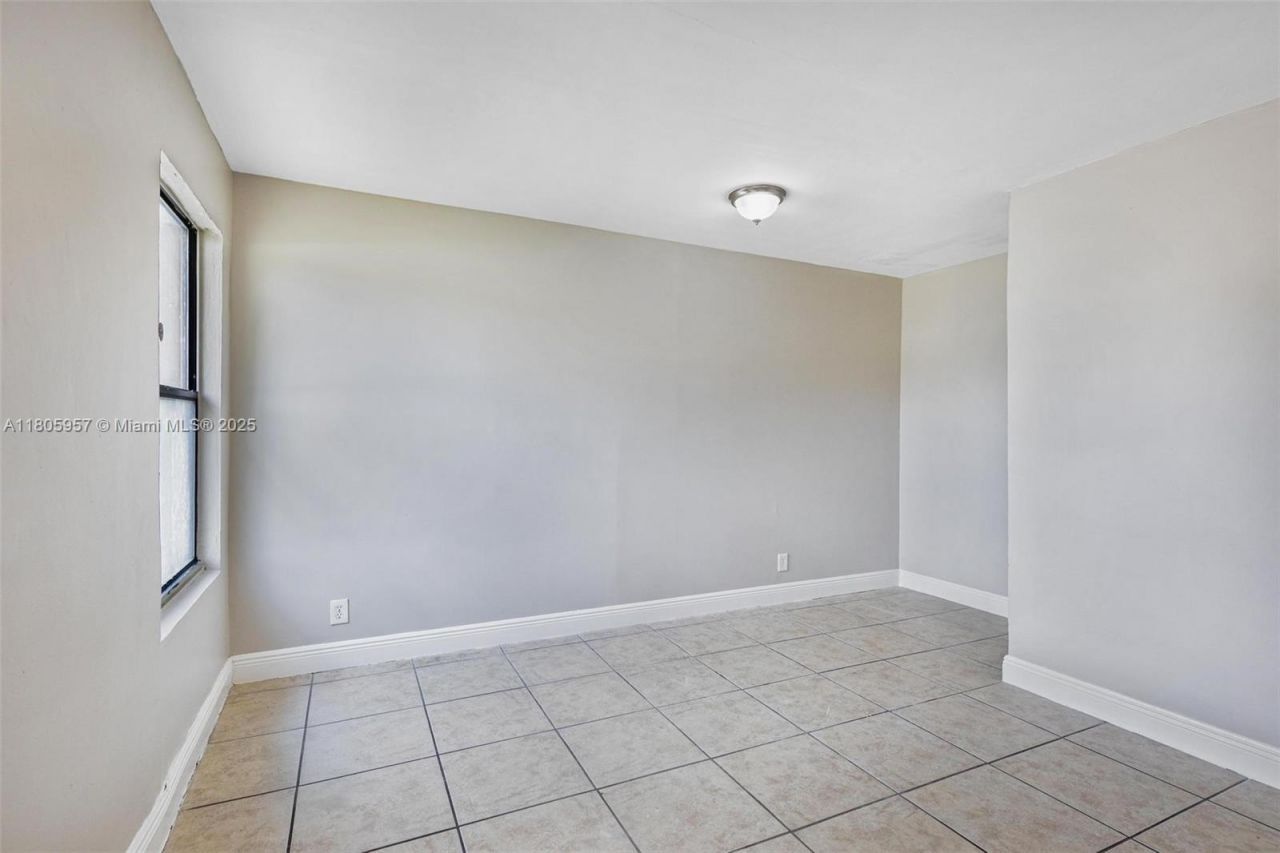 4960 NW 11th Ct, Lauderhill, FL 33313 Photo