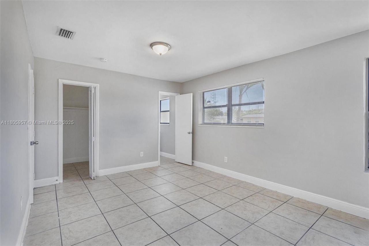 4960 NW 11th Ct, Lauderhill, FL 33313 Photo