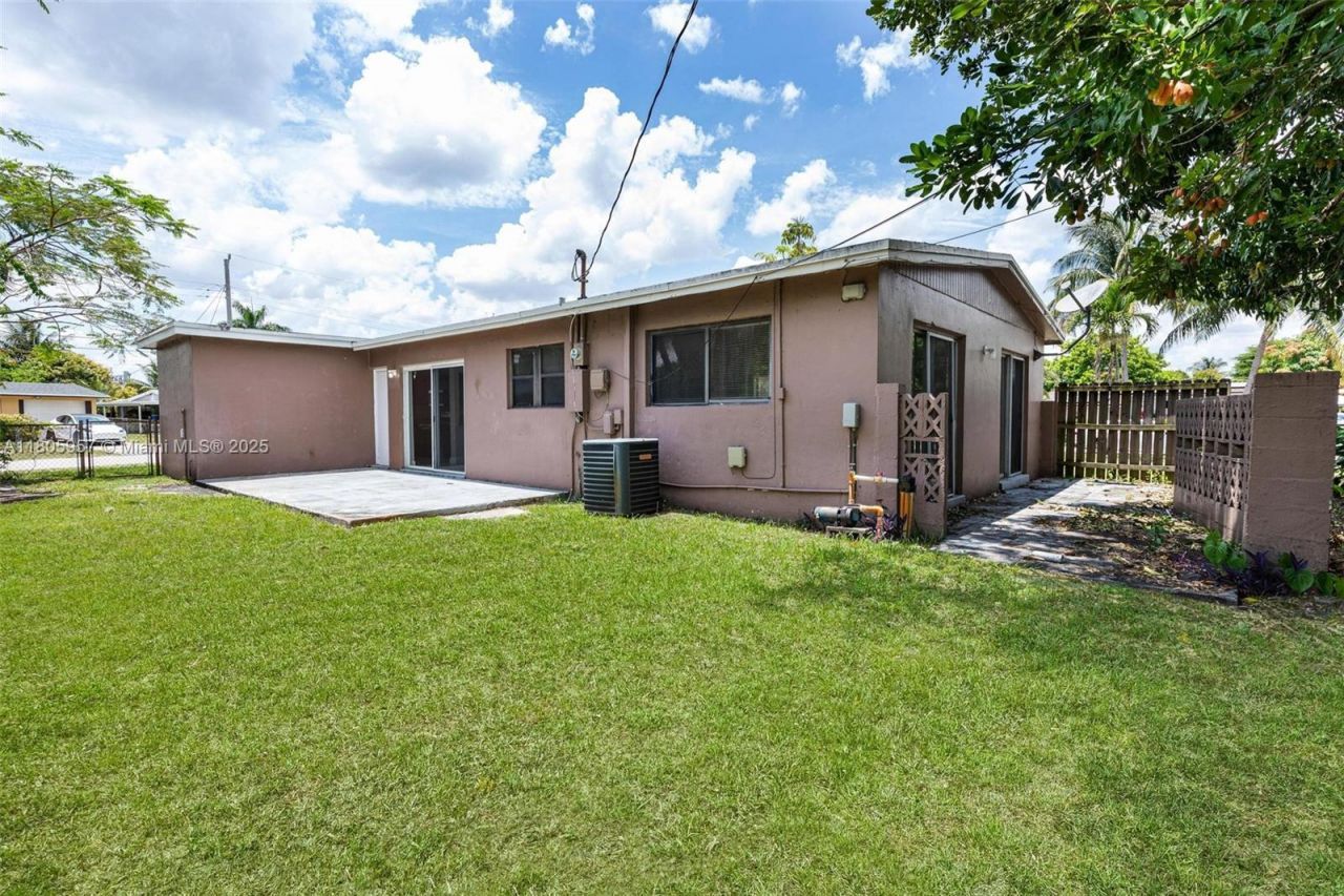 4960 NW 11th Ct, Lauderhill, FL 33313 Photo