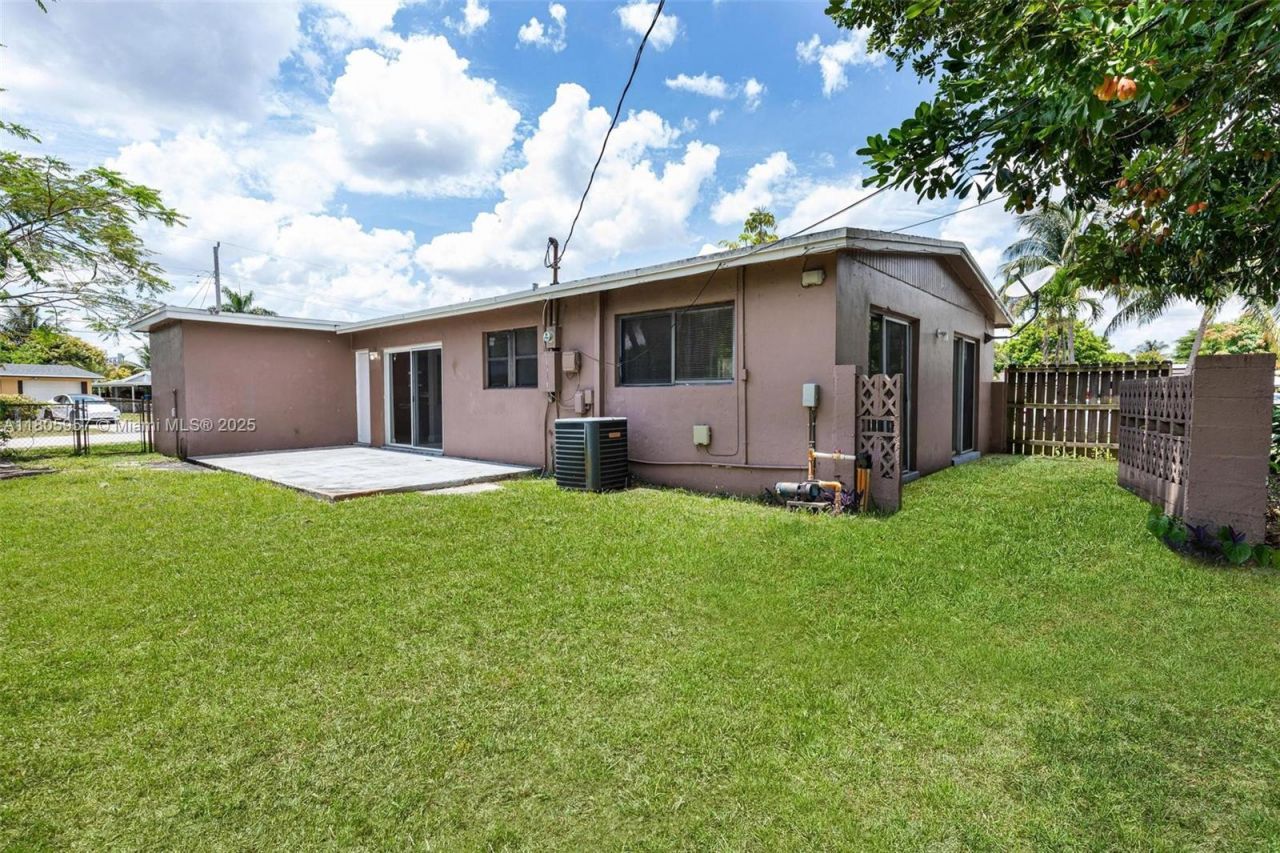 4960 NW 11th Ct, Lauderhill, FL 33313 Photo