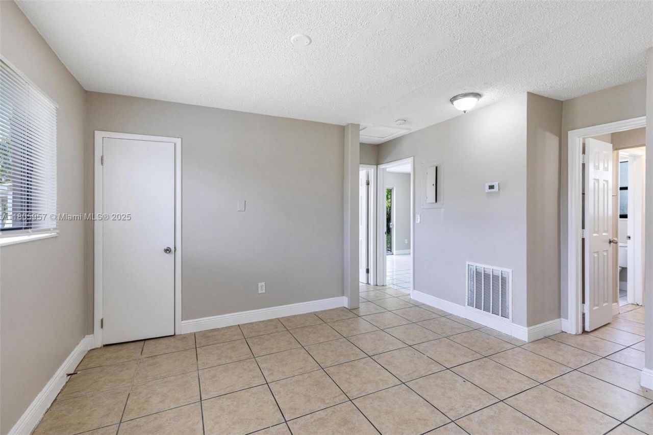 4960 NW 11th Ct, Lauderhill, FL 33313 Photo