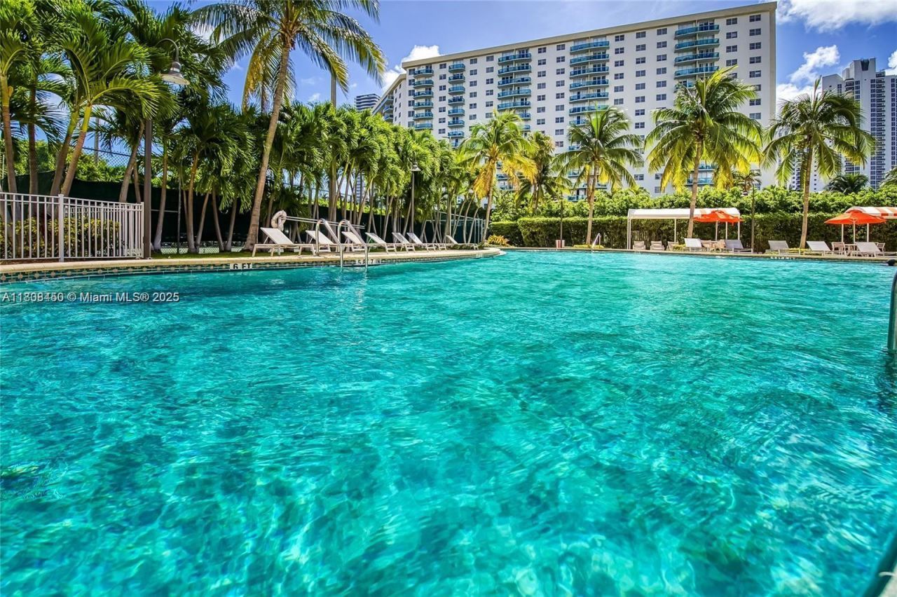 19390 Collins Ave, Unit 217, Sunny Isles Beach, FL 33160 Photo