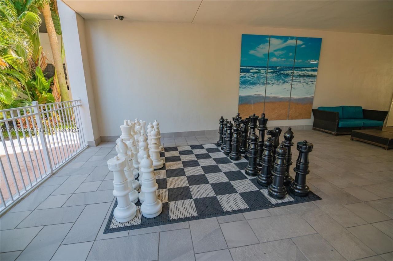 19390 Collins Ave, Unit 217, Sunny Isles Beach, FL 33160 Photo