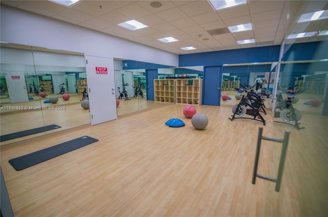 19390 Collins Ave, Unit 217, Sunny Isles Beach, FL 33160 Photo