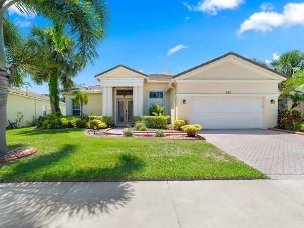525 SW Lake Manatee Way, Port St. Lucie, FL 34986