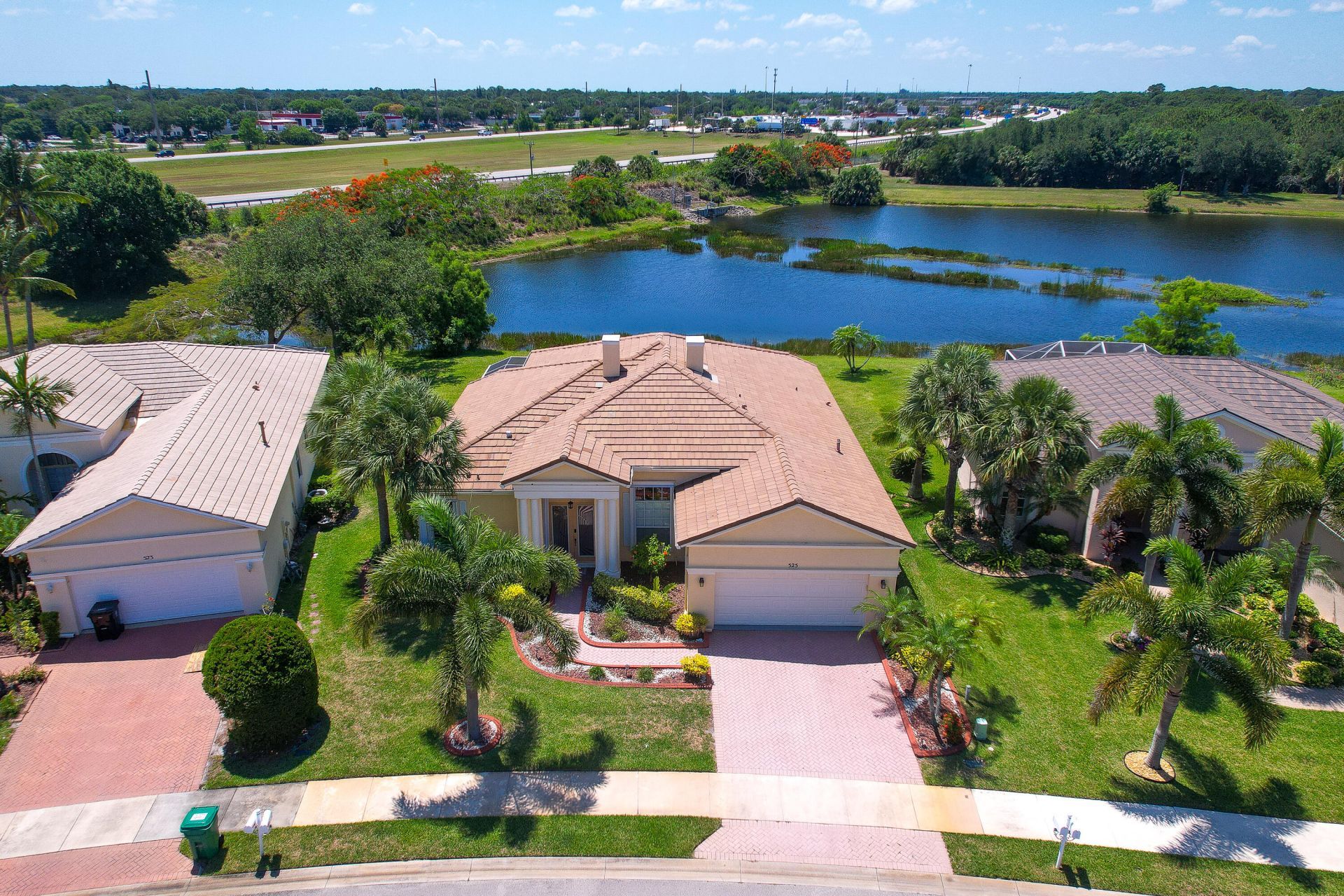 525 SW Lake Manatee Way, Port Saint Lucie, FL 34986 Photo