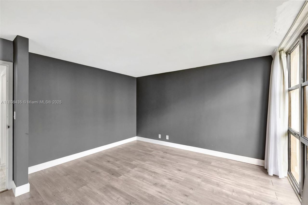 16919 N Bay Rd, Unit 521, Sunny Isles Beach, FL 33160 Photo