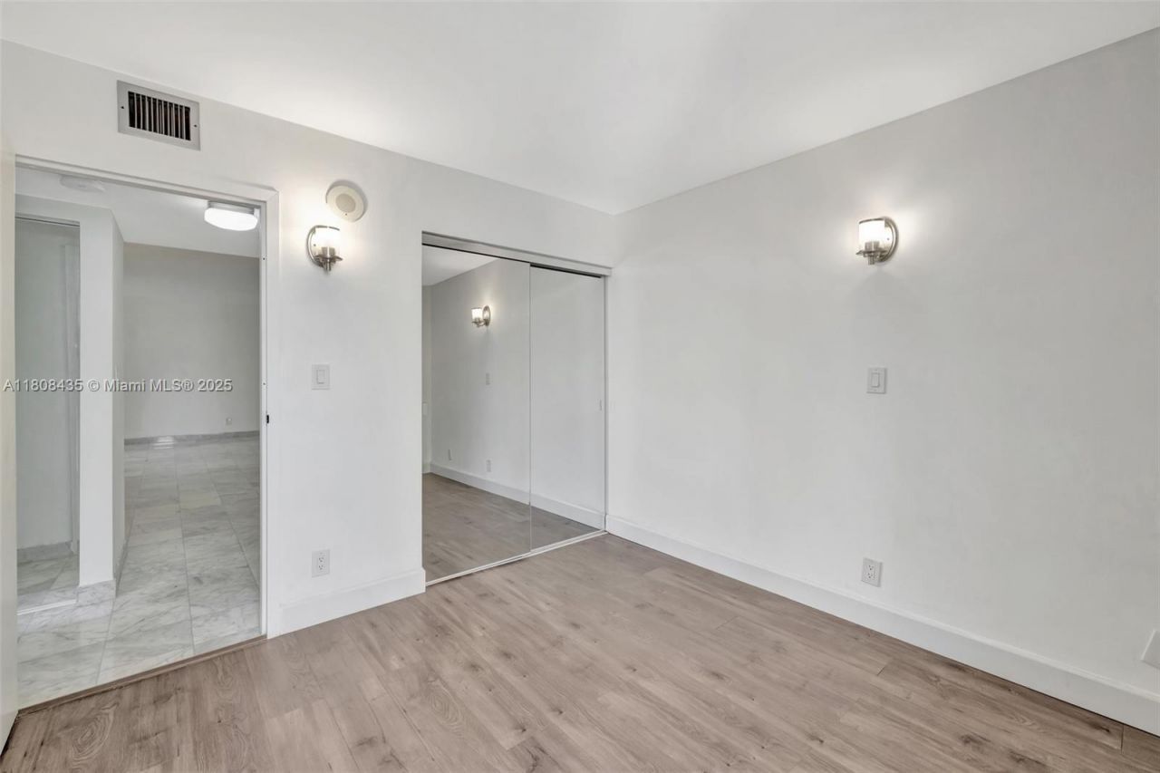 16919 N Bay Rd, Unit 521, Sunny Isles Beach, FL 33160 Photo