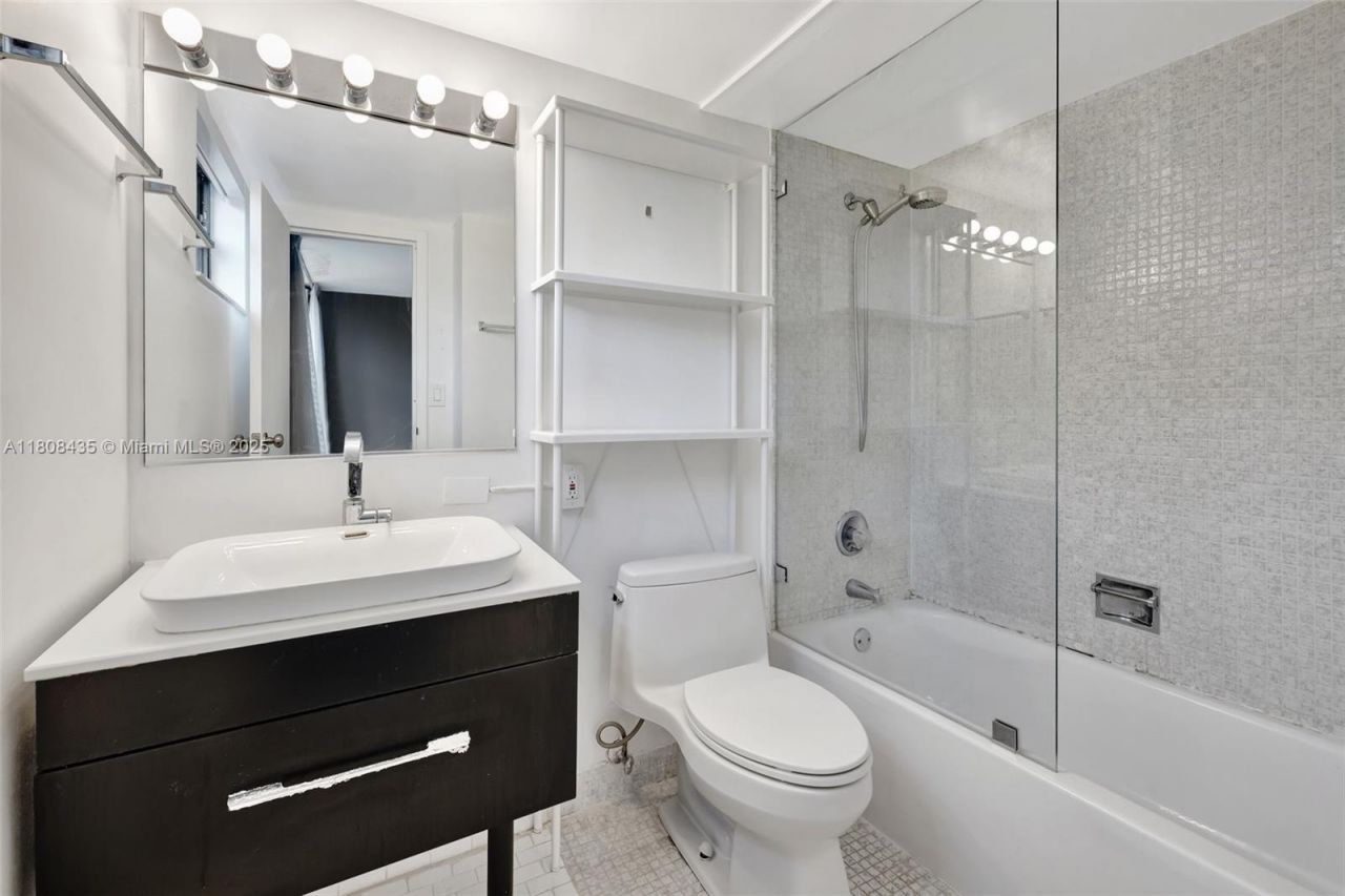 16919 N Bay Rd, Unit 521, Sunny Isles Beach, FL 33160 Photo