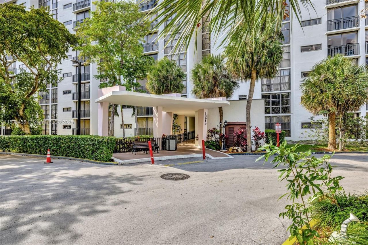 16919 N Bay Rd, Unit 521, Sunny Isles Beach, FL 33160 Photo