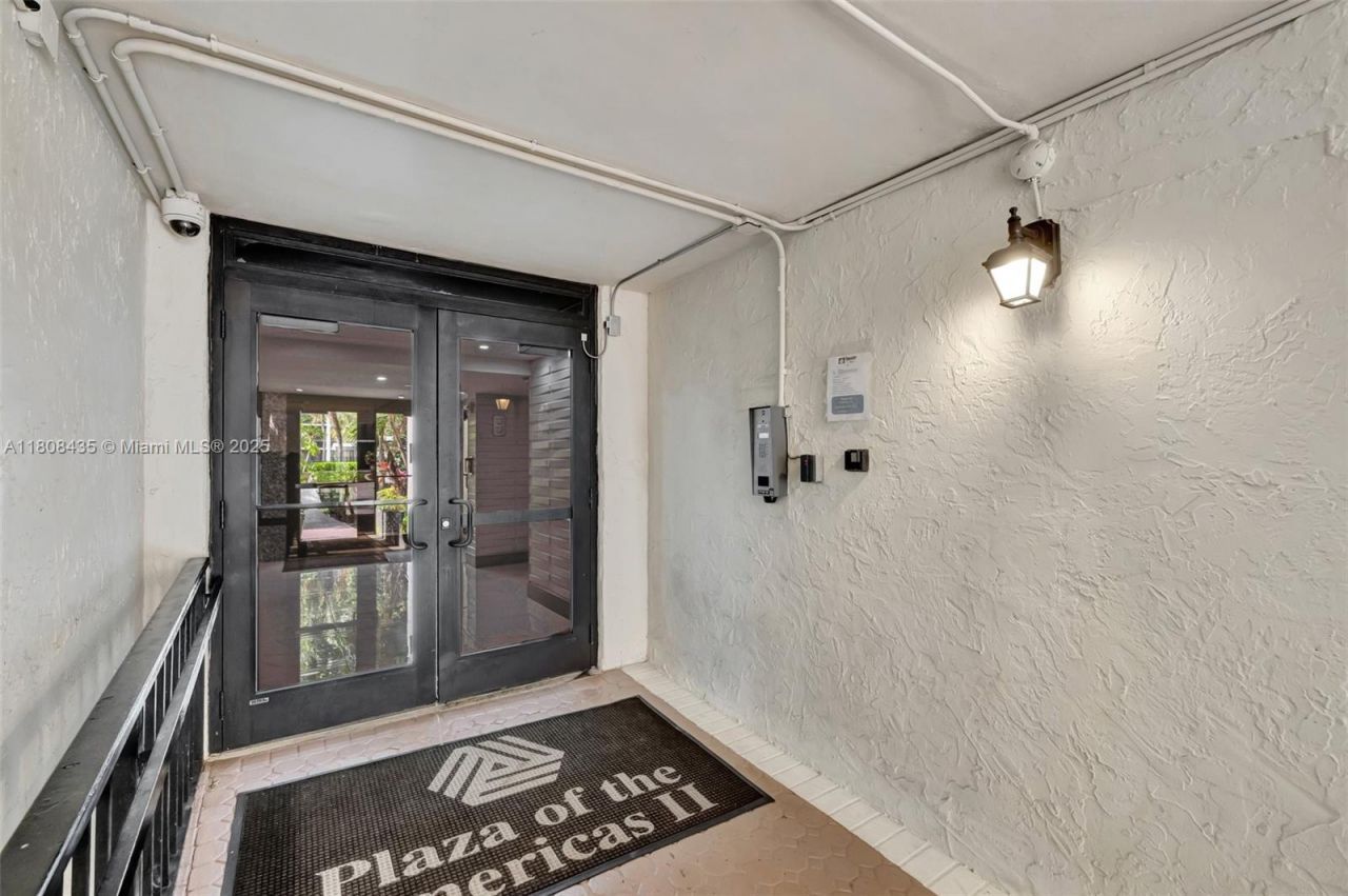 16919 N Bay Rd, Unit 521, Sunny Isles Beach, FL 33160 Photo