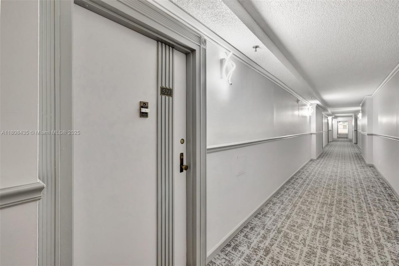 16919 N Bay Rd, Unit 521, Sunny Isles Beach, FL 33160 Photo