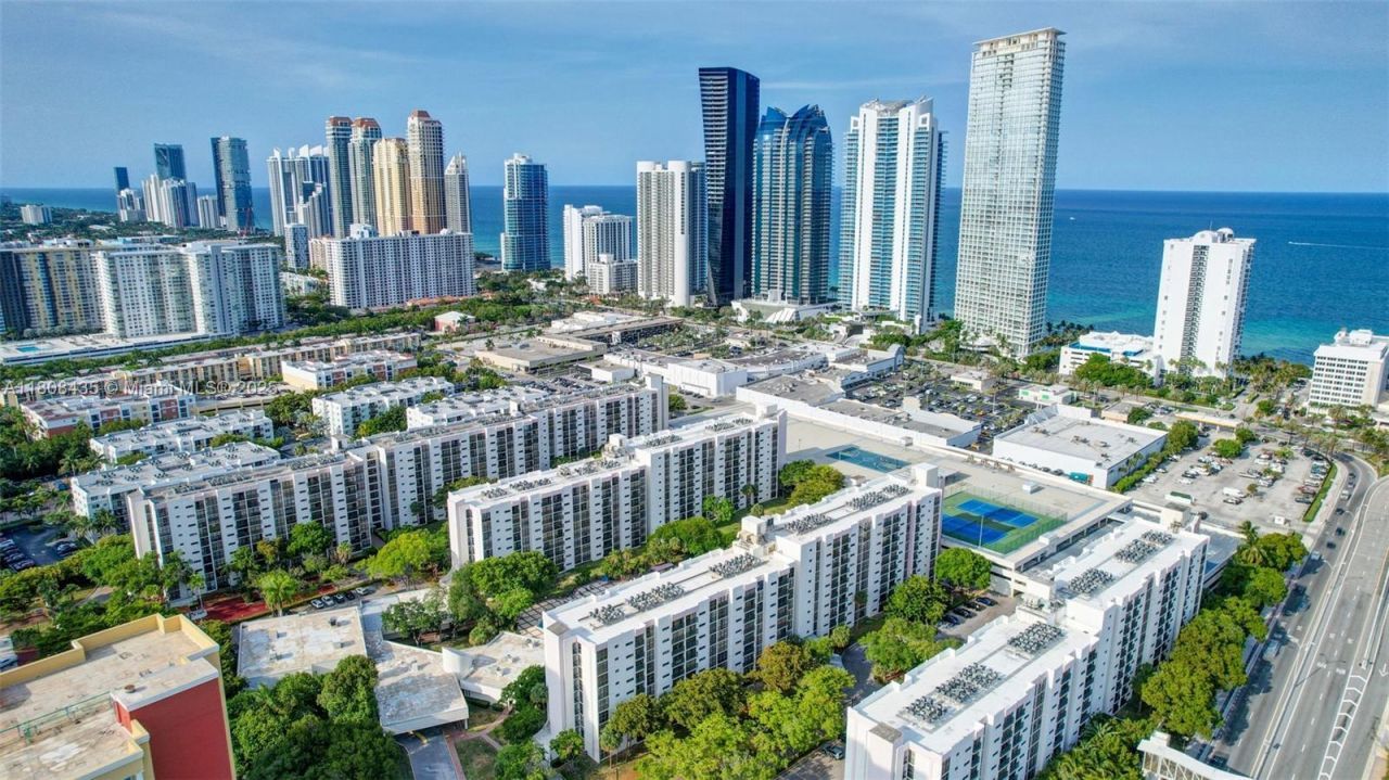 16919 N Bay Rd, Unit 521, Sunny Isles Beach, FL 33160 Photo