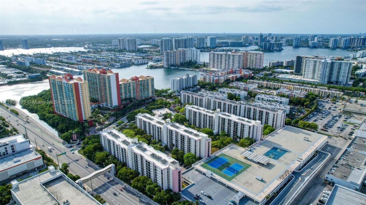 16919 N Bay Rd, Unit 521, Sunny Isles Beach, FL 33160 Photo