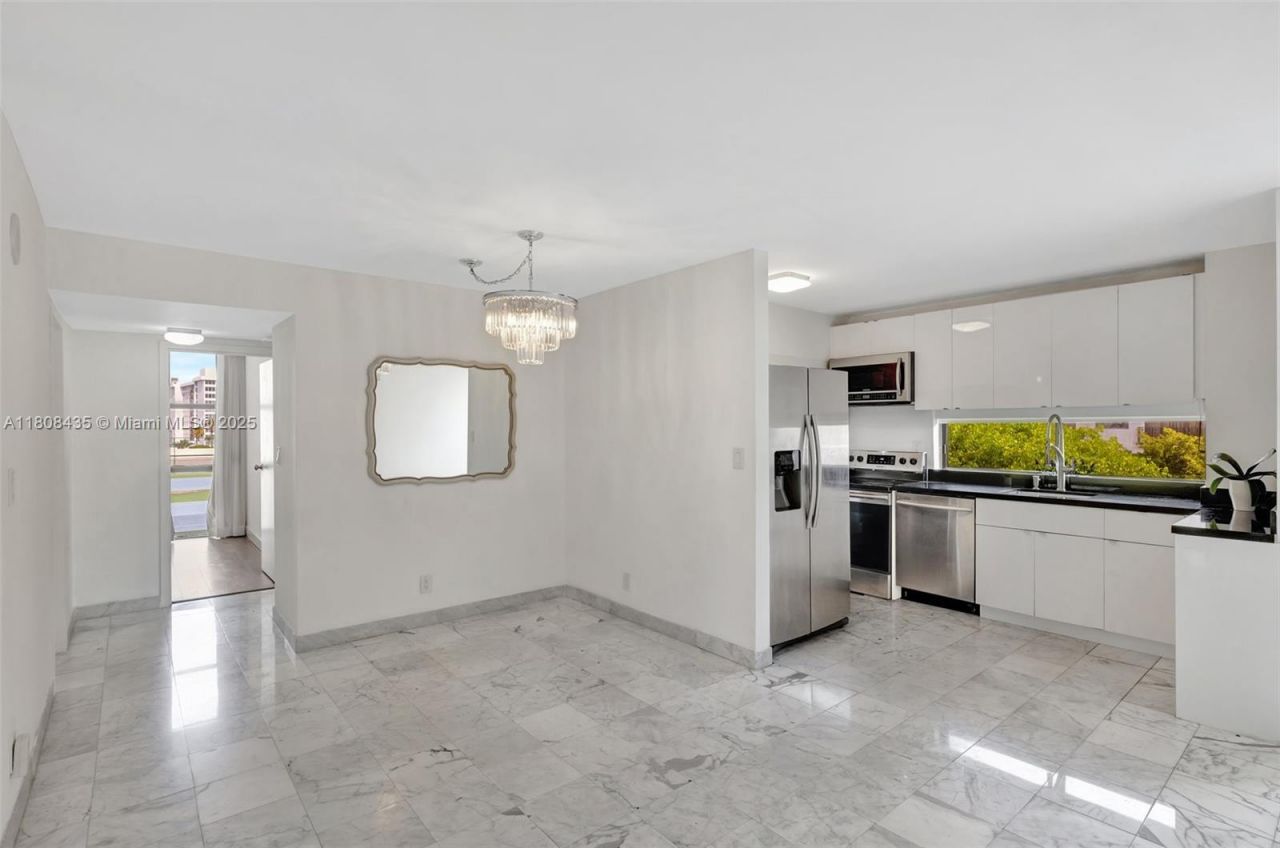 16919 N Bay Rd, Unit 521, Sunny Isles Beach, FL 33160 Photo