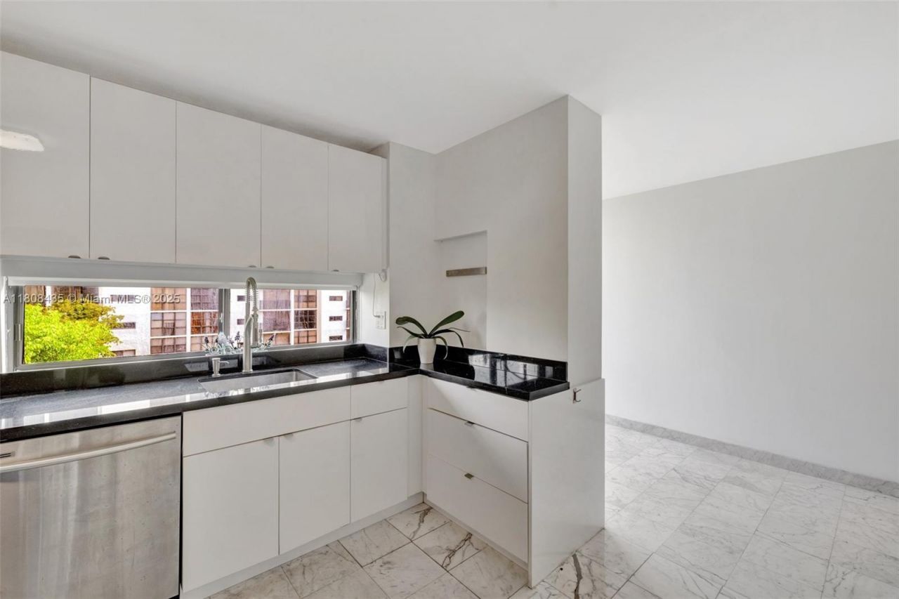 16919 N Bay Rd, Unit 521, Sunny Isles Beach, FL 33160 Photo