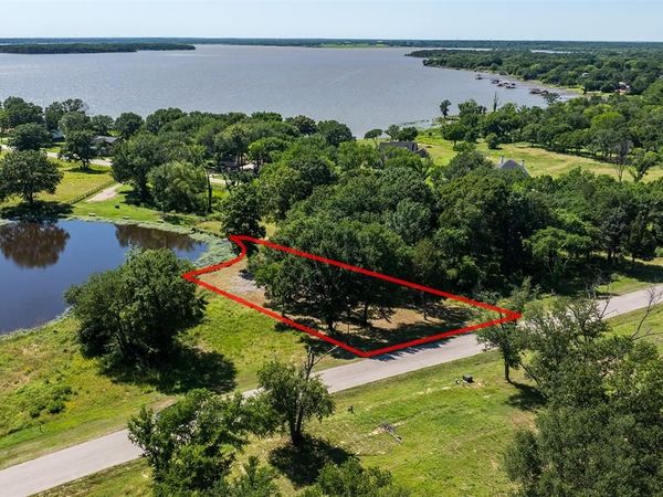 708 Clubview Drive, Mabank, TX 75143