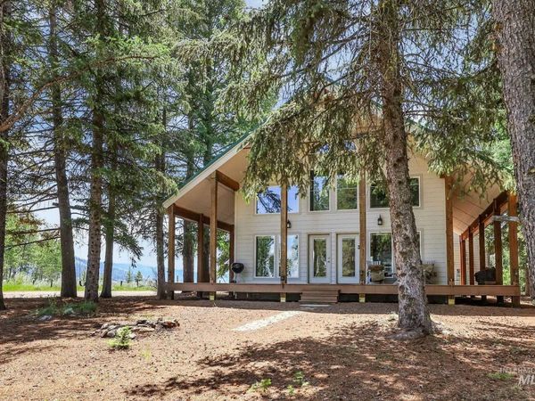 136 Paradise Lane, Donnelly, ID 83615