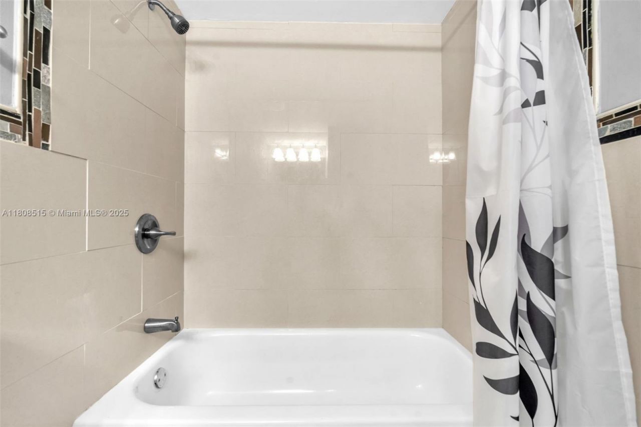 821 NW 91st Ter, Unit 821, Plantation, FL 33324 Photo