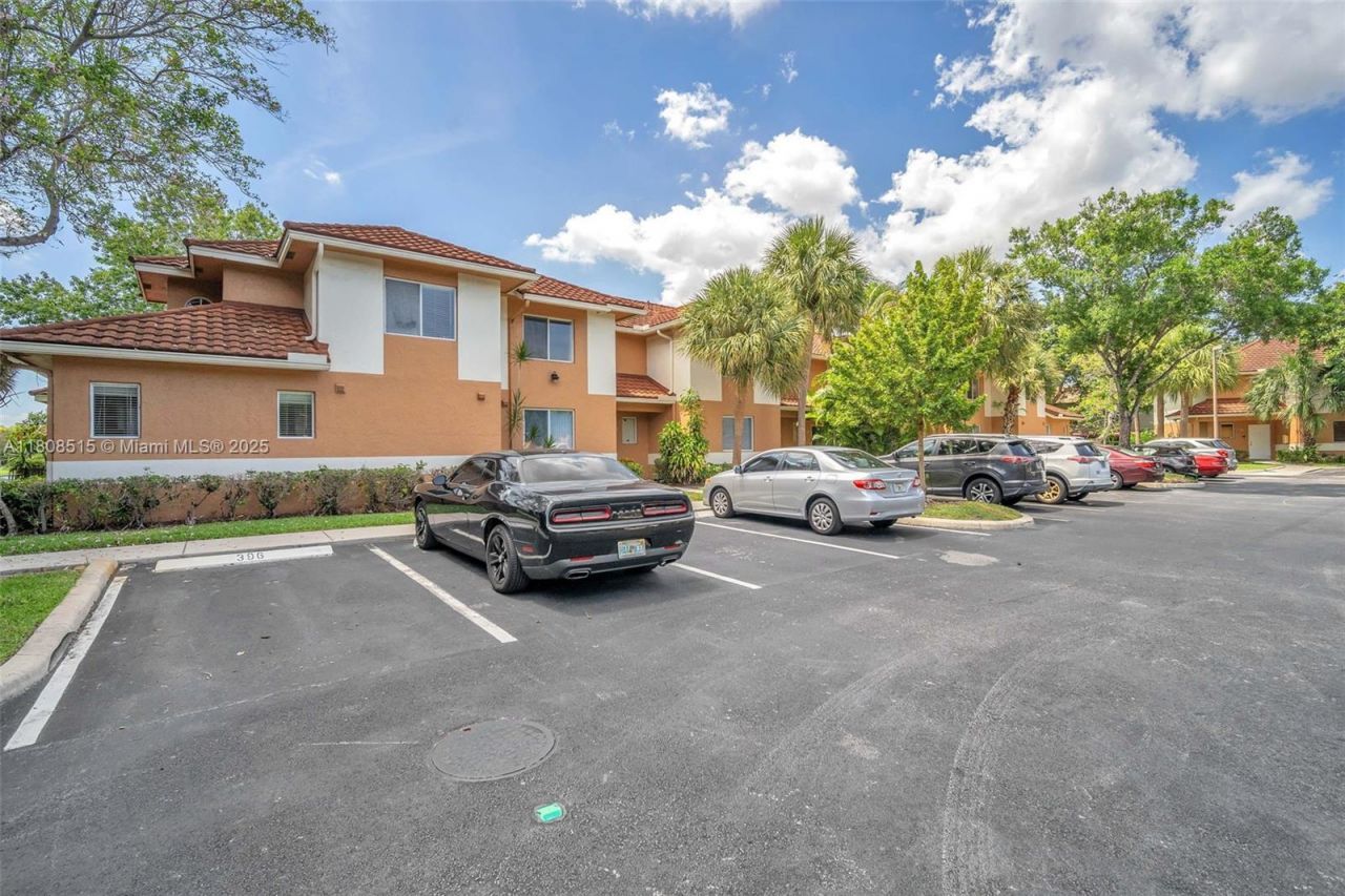 821 NW 91st Ter, Unit 821, Plantation, FL 33324 Photo