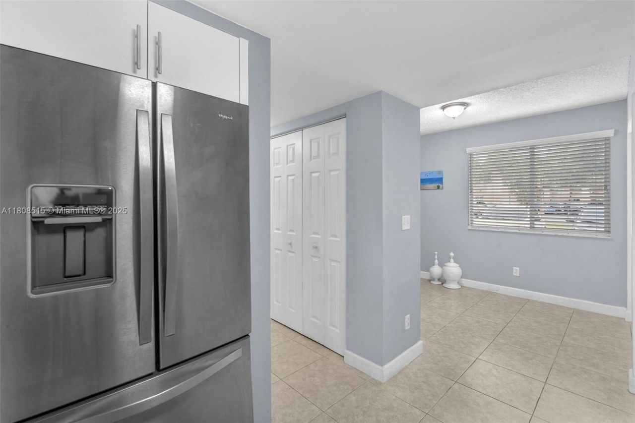 821 NW 91st Ter, Unit 821, Plantation, FL 33324 Photo