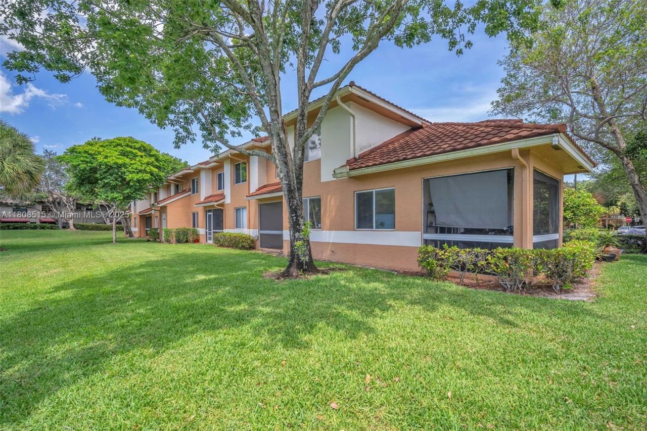 821 NW 91st Ter, Unit 821, Plantation, FL 33324 Photo